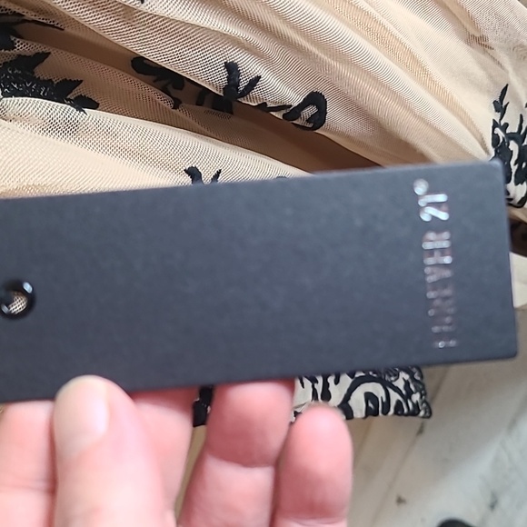 NWT F21 Lace Embroidered Maxi dress in black and tan Size Large - Picture 8 of 9